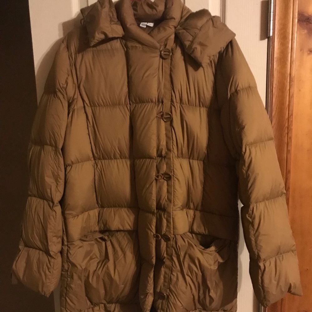 Long tan puffer light weight jacket